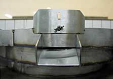 パーツフィーダ排出口写真2